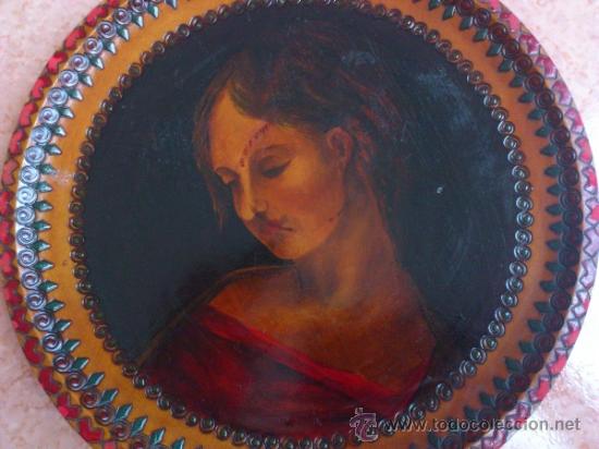 Antig&uuml;edades: Plato antiguo en madera labrada y decorada - Foto 3