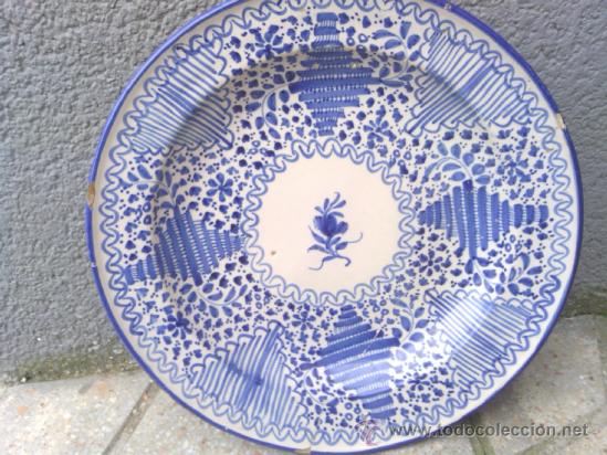 Antig&uuml;edades: antiguo plato de manises, con la&ntilde;ado de epoca. - Foto 1
