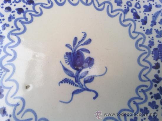 Antig&uuml;edades: antiguo plato de manises, con la&ntilde;ado de epoca. - Foto 3