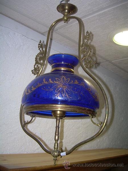 Antiguidades: ANTIGUA L&Aacute;MPARA DE GAS ELECTRIFICADA DE BRONCE CON GLOBO AZUL DECORADO CON DORADOS