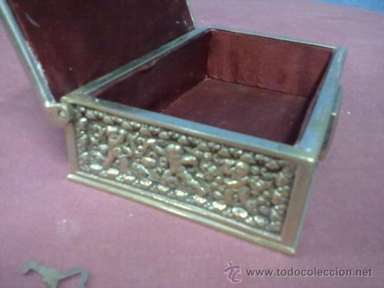 Antig&uuml;edades: COFRE, CAJA JOYERO EN BRONCE FUNDIDO - Foto 3