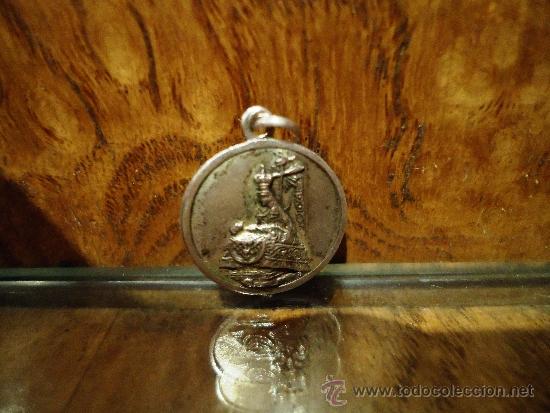 Antig&uuml;edades: MEDALLA EN PLATA CARA DE LA VIRGEN CON MANTO - Foto 1