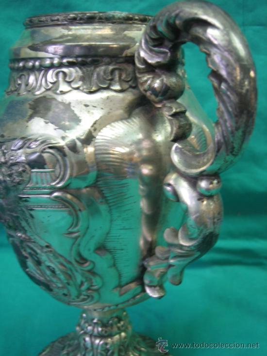 Antig&uuml;edades: Jarr&oacute;n con escenas rom&aacute;nticas . Mide  26 cm - Foto 13