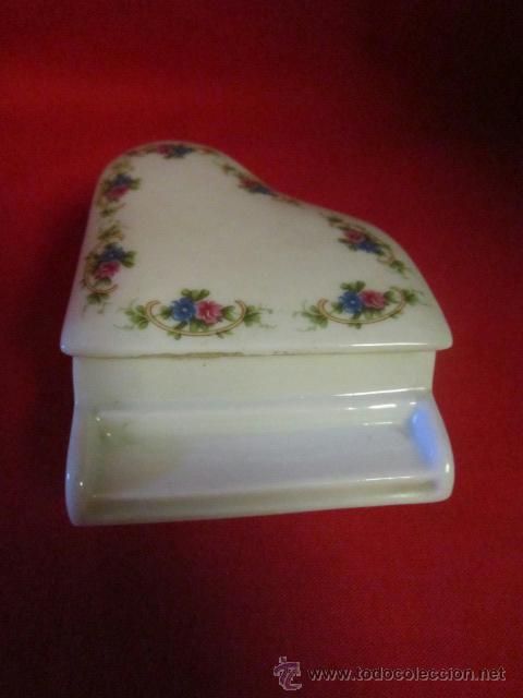 Antig&uuml;edades: Piano en porcelana con marca en la base. - Foto 2