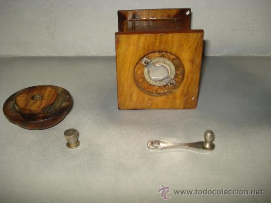 Antig&uuml;edades: Antiguo Molinillo de Pimienta en Madera y Metal - Foto 3