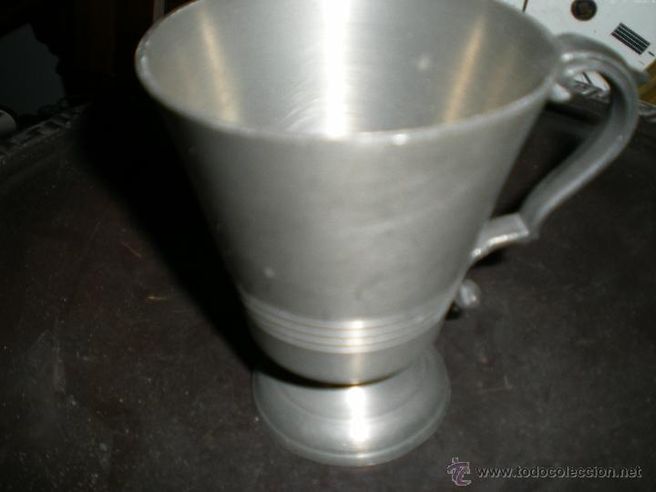 Antig&uuml;edades: Copa con asa esta&ntilde;o - Foto 1