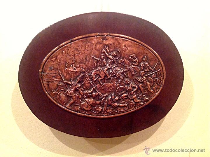 Antig&uuml;edades: Antigua Plata En Cobre Repujado &ldquo;Batalla&rdquo; - Foto 2