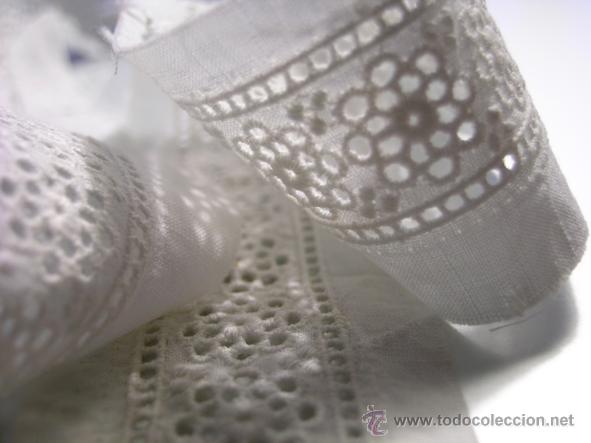 Antiguidades: Antiguo Entredos Puntilla. Tira --- Flor - Blanco - 61cm x 3,7cm