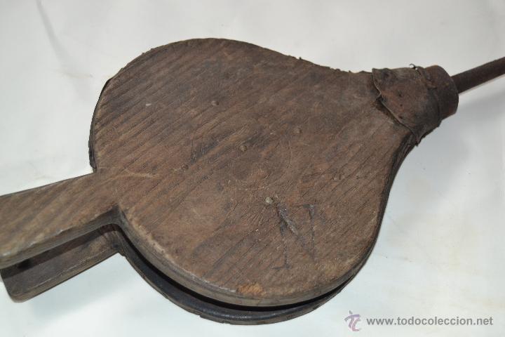 Antig&uuml;edades: Fuelle r&uacute;stico de madera tallada - Foto 1