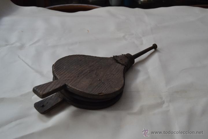 Antig&uuml;edades: Fuelle r&uacute;stico de madera tallada - Foto 3
