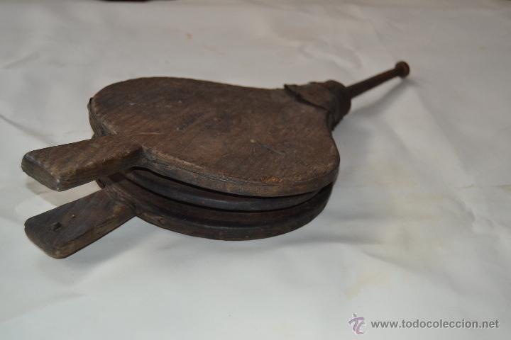 Antig&uuml;edades: Fuelle r&uacute;stico de madera tallada - Foto 2