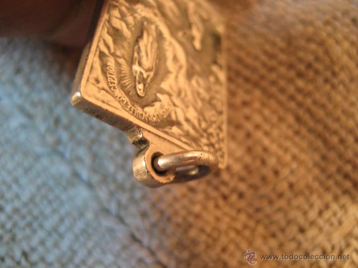 Antig&uuml;edades: MEDALLA  DE LOURDES, MIDE 3 X 2 CM - Foto 2