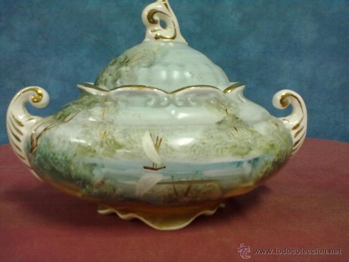 Antig&uuml;edades: SOPERA DE PORCELANA DECORADA AL OLEO. - Foto 2