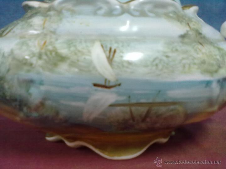 Antig&uuml;edades: SOPERA DE PORCELANA DECORADA AL OLEO. - Foto 3