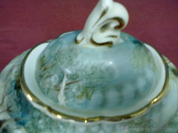 Antig&uuml;edades: SOPERA DE PORCELANA DECORADA AL OLEO. - Foto 5