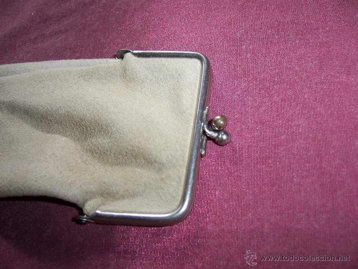Antig&uuml;edades: Antiguo monedero en piel. - Foto 2
