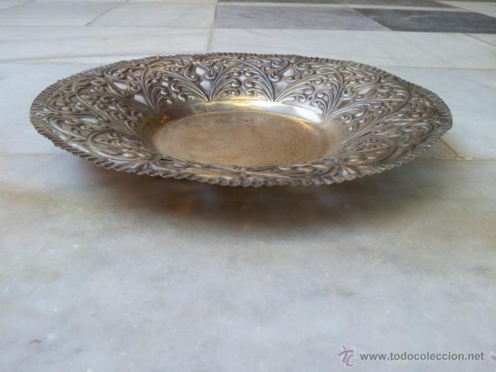 Antig&uuml;edades: Antiguo centro de mesa en metal plateado - Foto 2