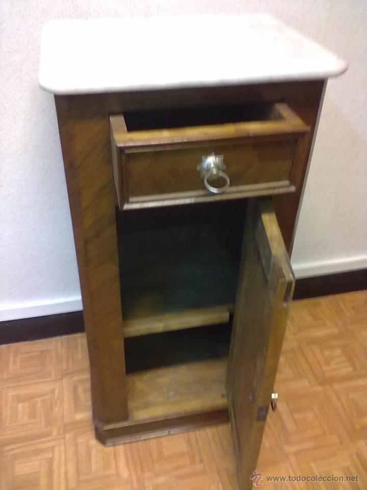Antig&uuml;edades: MESILLA DE NOCHE ALFONSINA - Foto 2