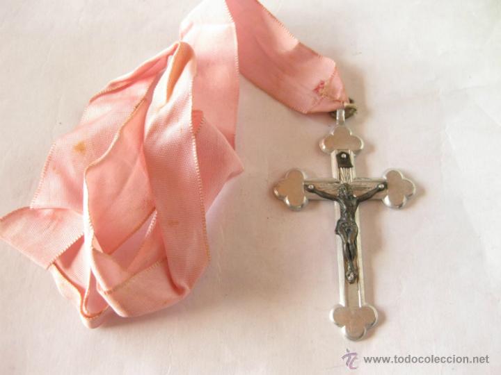 Antig&uuml;edades: Crucifijo con cinta Rosa. - Foto 1