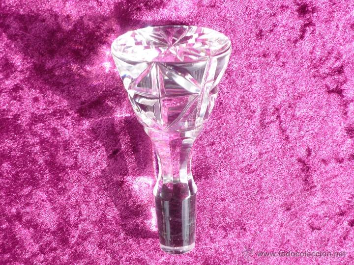 Antig&uuml;edades: TAPON ESPECTACULAR DE CRISTAL TALLADO LIMPIO SIN BURBUJAS. ALTO 11CM CORONA 5CM BOCA 2CM.