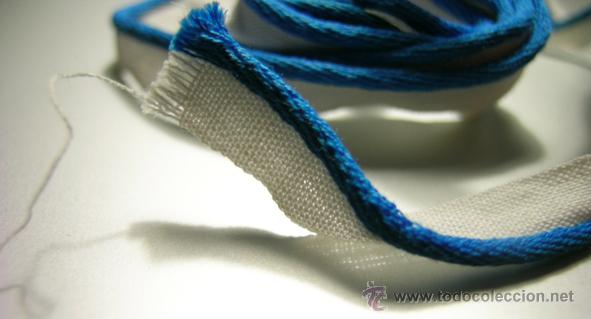 Antiquit&eacute;s: Cinta - Tira Blanca con borde azul-azul&oacute;n -- 105cm x 0,7cm