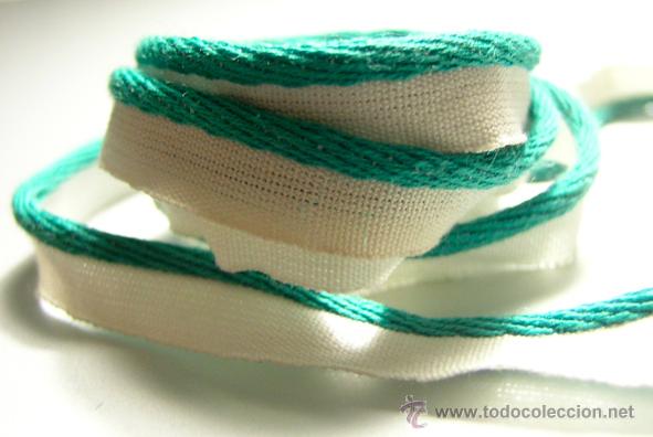 Antiquit&auml;ten: Cinta - Tira. Color blanco con borde verde -- 111cm x 0,7cm