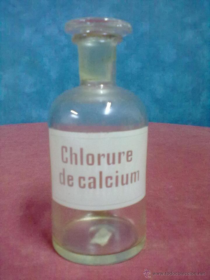 Antig&uuml;edades: BOTELLA LABORATORIO CON CARTEL CHLORURE DE CALCIUM - Foto 1