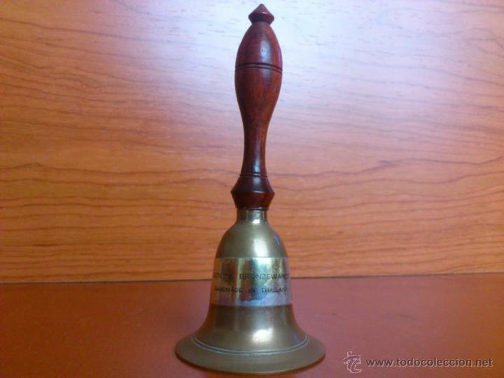Antig&uuml;edades: Antigua campana de mano en madera y bronce - Foto 3