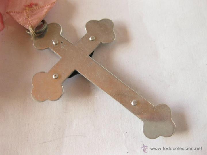 Antig&uuml;edades: Crucifijo con cinta Rosa. - Foto 3