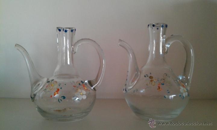 Oggetti Antichi: ANTIGUAS VINAGRERA Y ACEITERA ARTESANALES DE CRISTAL 11 CM. ALTO