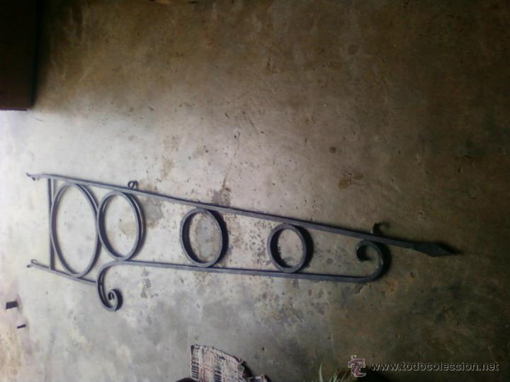 Antig&uuml;edades: SOPORTE DE HIERRO PARA LETRERO - Foto 2