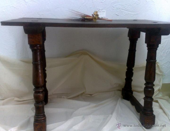 Antig&uuml;edades: MESA MADERA S. XIX. TABLERO RECTANGULAR EN NOGAL Y PATAS TORNEADAS. - Foto 3