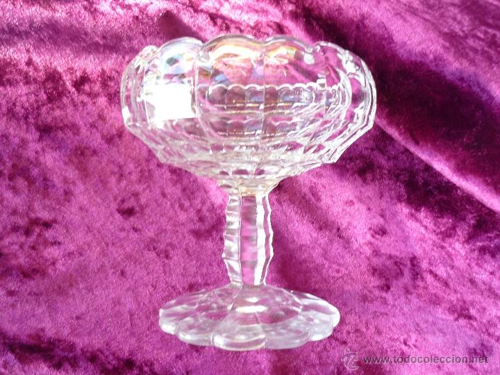 Antig&uuml;edades: COPA DE CRISTAL. ALTO 12,5X7CM. GASTOS DE ENVIO 6&euro; PARA ESPA&Ntilde;A.