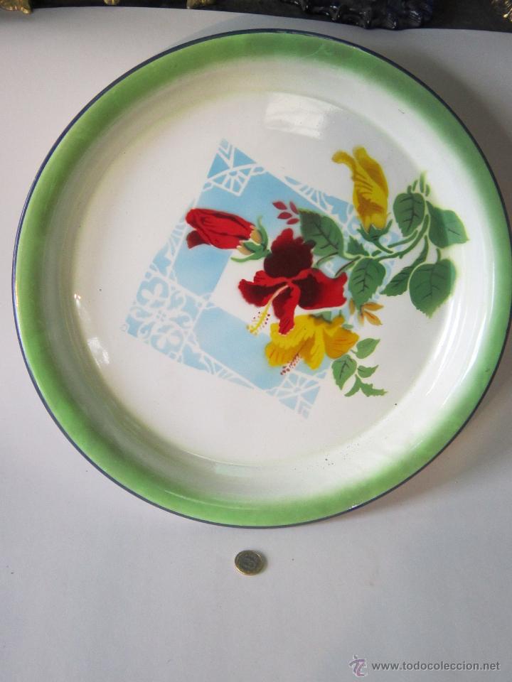 Antig&uuml;edades: BANDEJA EN METAL ESMALTADO - Foto 1