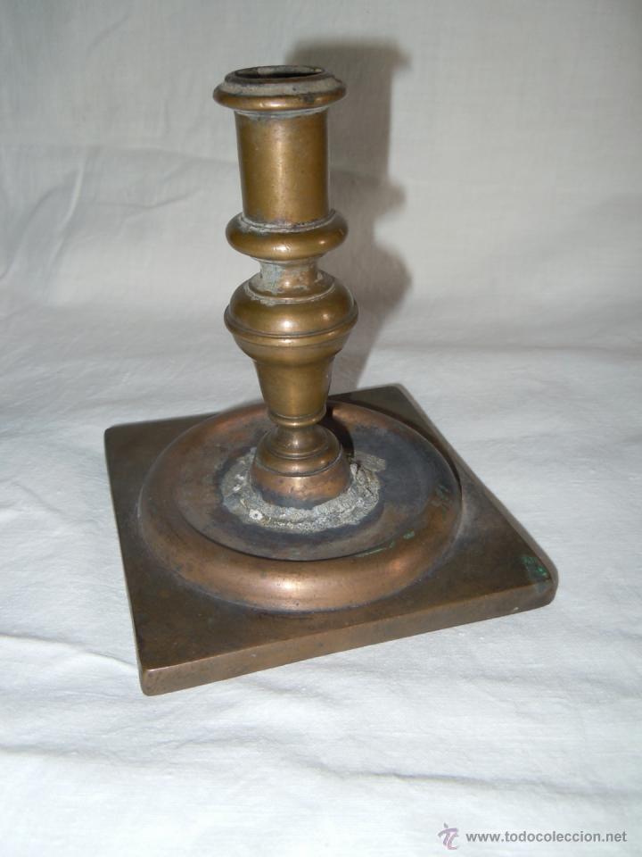 Antig&uuml;edades: CANDELERO ANTIGUO BRONCE - Foto 1