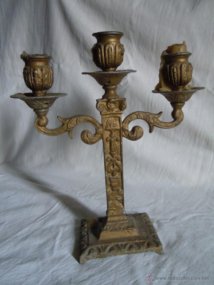 Antig&uuml;edades: CANDELABRO DE METAL DE FINALES DEL XIX - Foto 1