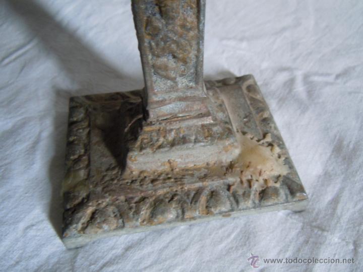 Antig&uuml;edades: CANDELABRO DE METAL DE FINALES DEL XIX - Foto 2