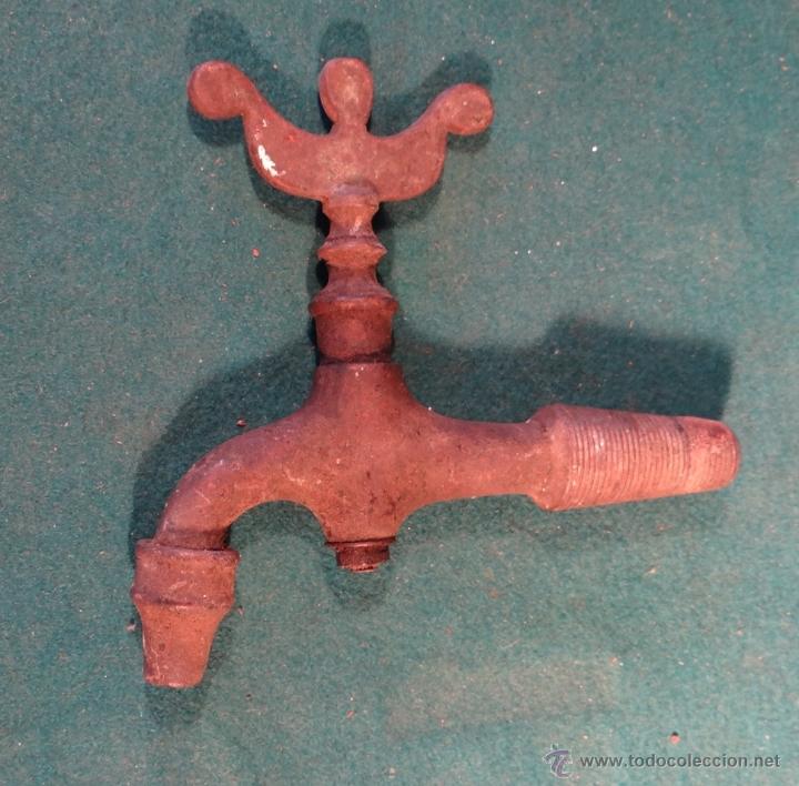 Antiques: ANTIGUO GRIFO DE LATON DE TONEL O BARRIL. TONELERO. ENOLOG&Iacute;A. BODEGAS. *