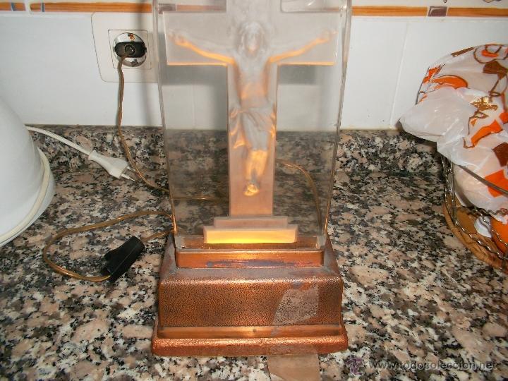 Antig&uuml;edades: crucifijo de cristal - Foto 1