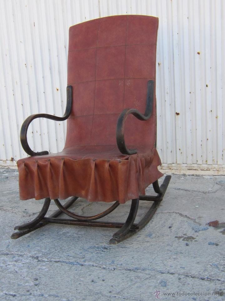 Antig&uuml;edades: MECEDORA EN MADERA Y ESCAY - Foto 5