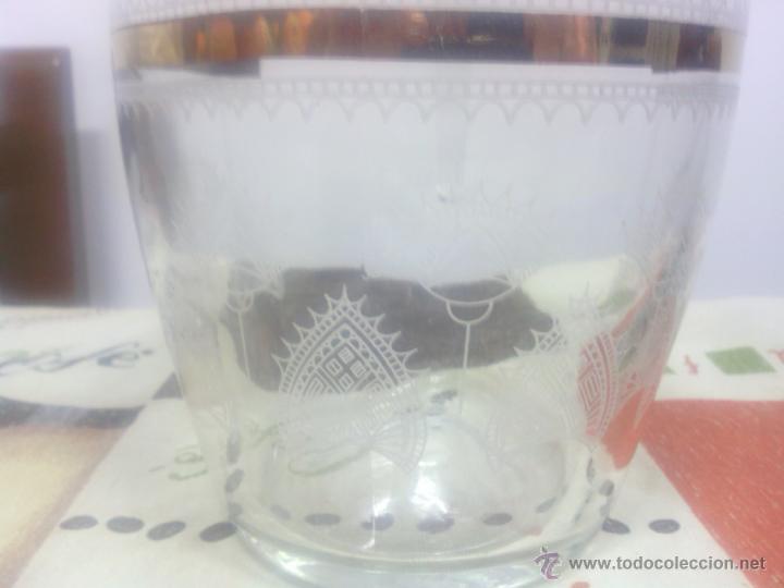 Antig&uuml;edades: antigua jarra de cristal - Foto 2