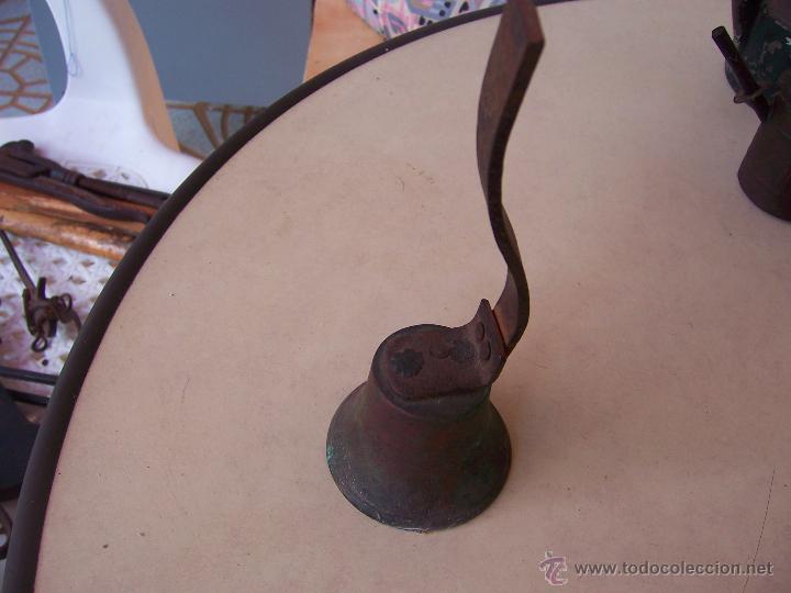 Antig&uuml;edades: campana antigua en , - Foto 1