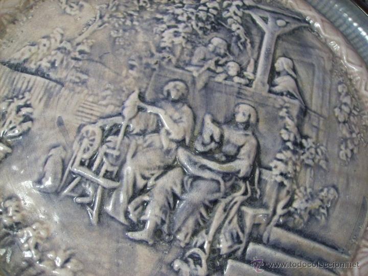 Antig&uuml;edades: GRAN  PLATO  CERAMICA  EN  RELIEVE - Foto 8