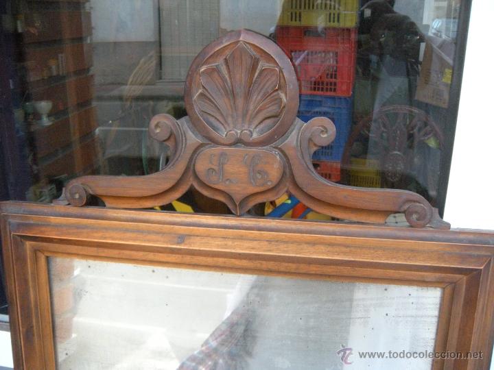 Antig&uuml;edades: ANTIGUO ESPEJO CON COPETE - Foto 1