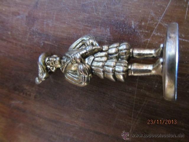 Antig&uuml;edades: Antigua en metal o calamina. 7 cms. - Foto 2