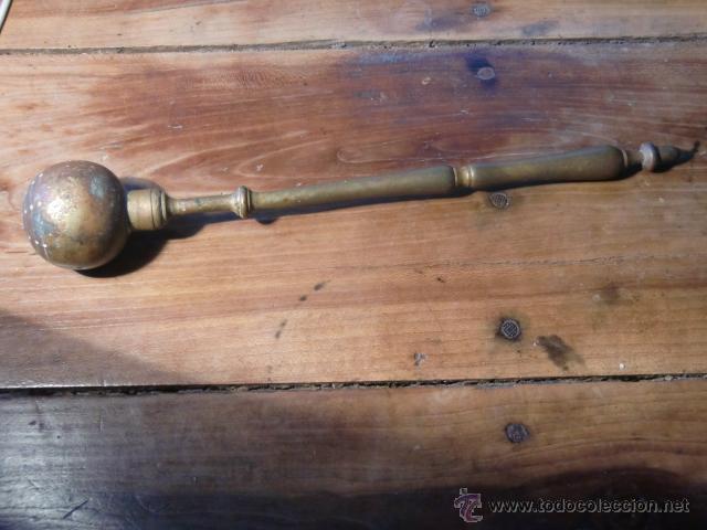 Antig&uuml;edades: Benditero de metal. Antiguo - Foto 1