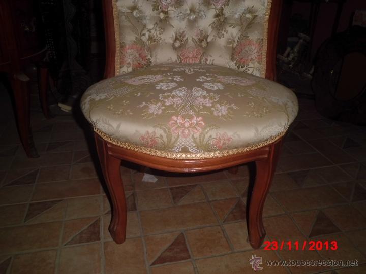Antig&uuml;edades: SILLON DE MADERA TAPIZADO EN CAPITON&Eacute; - Foto 3
