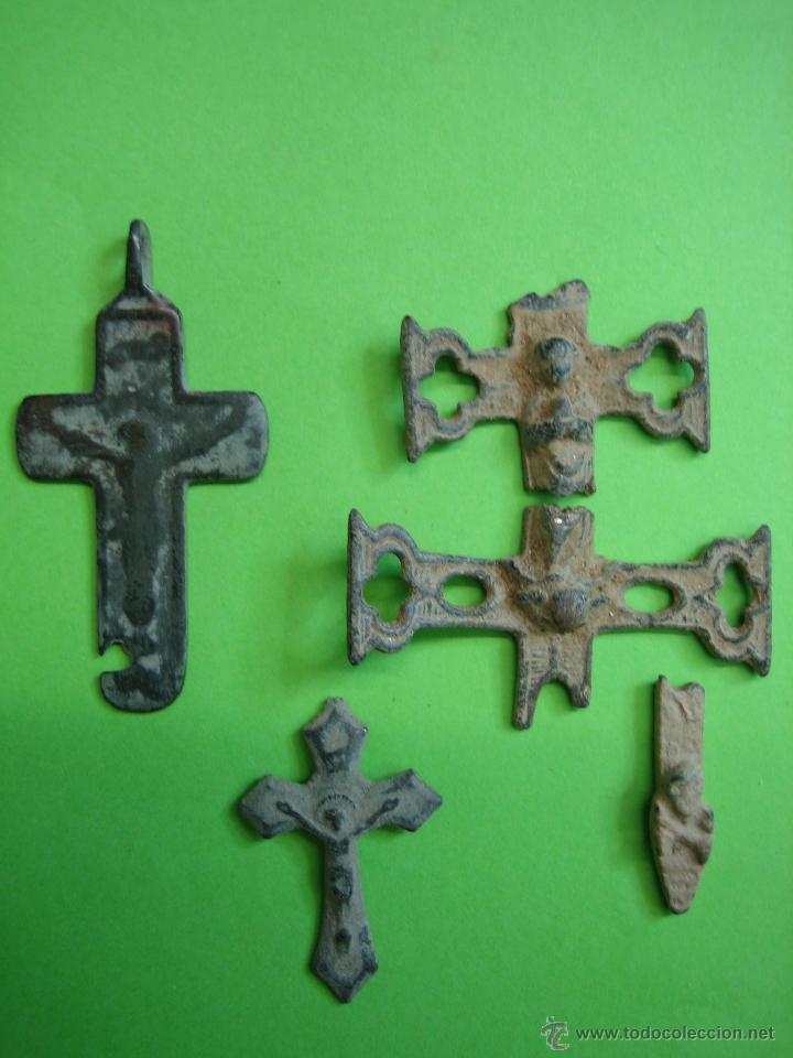 Antig&uuml;edades: Lote de cruces antiguas - Foto 1
