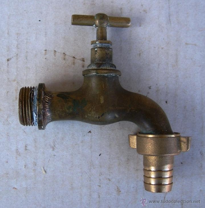 Antig&uuml;edades: grifo de laton antiguo con racor para manguera, funcionando, medida 3/4 ,, jard365