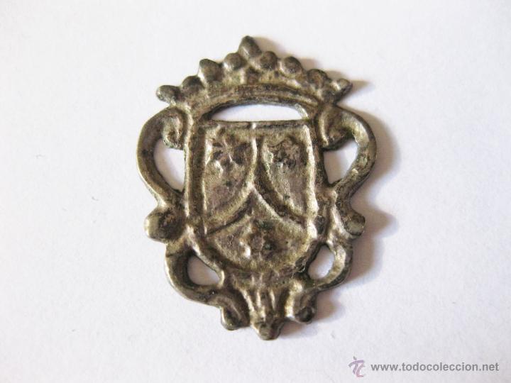 Antig&uuml;edades: PEQUE&Ntilde;A MEDALLA DE LAS CARMELITAS EN PLATA - Foto 1